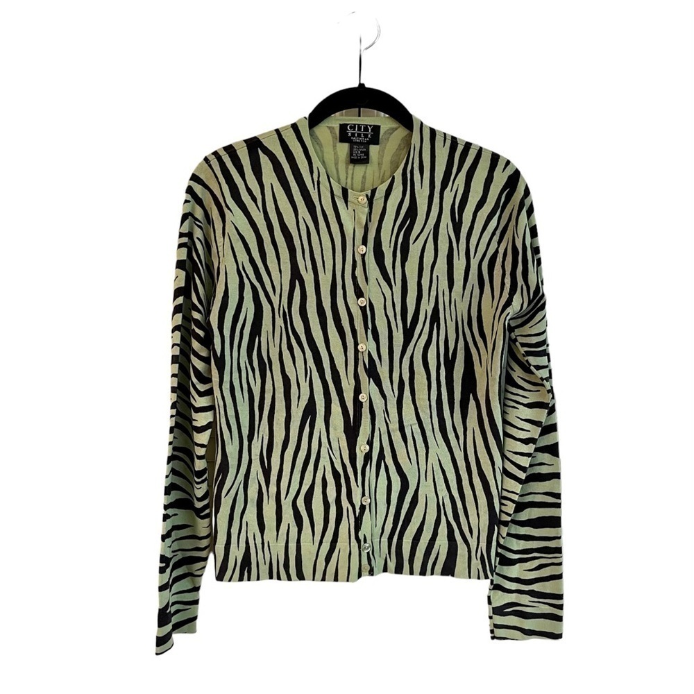 CITY SILK, LIGHTWEIGHT, BUTTON DOWN SWEATER. SIZE S.